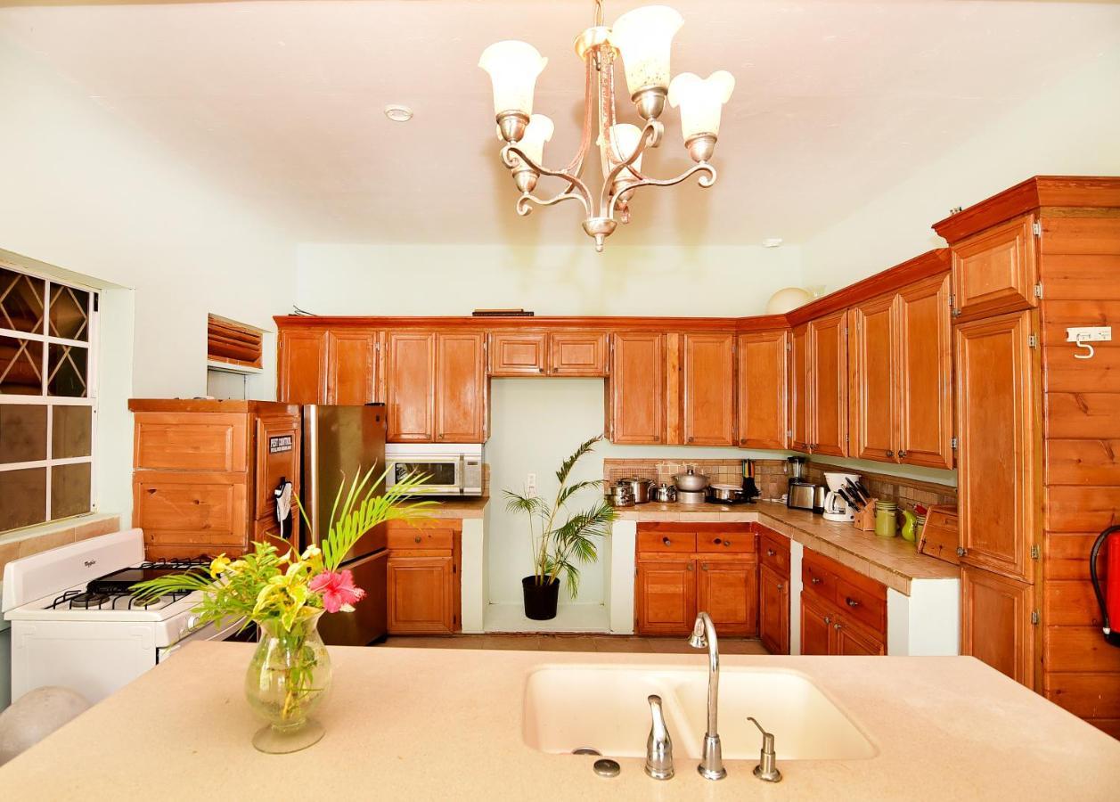 גרוס איילט Beachfront Villa מראה חיצוני תמונה