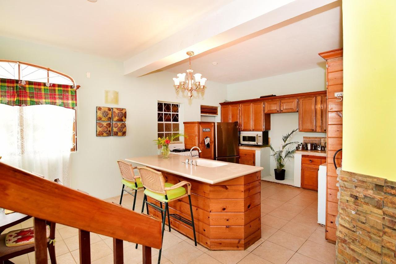 גרוס איילט Beachfront Villa מראה חיצוני תמונה