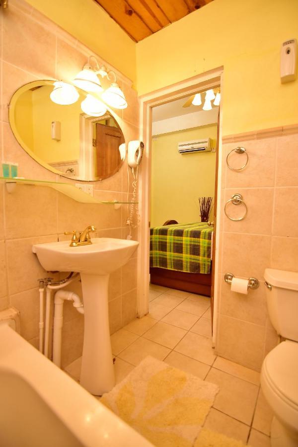גרוס איילט Beachfront Villa מראה חיצוני תמונה